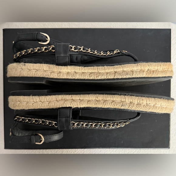 Chanel Black Leather CC Thong Espadrille Sandals with Gold Chain Detail - Picture 7 of 12